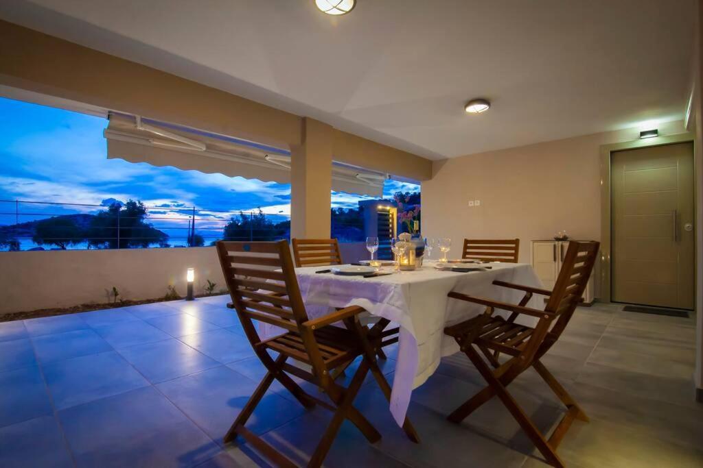 House On The Beach Salamina Esterno foto