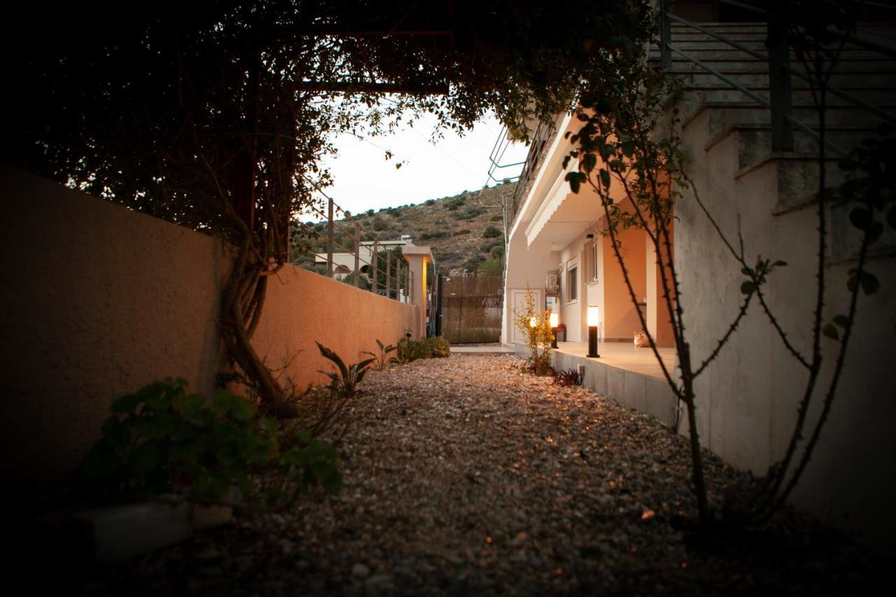 House On The Beach Salamina Esterno foto