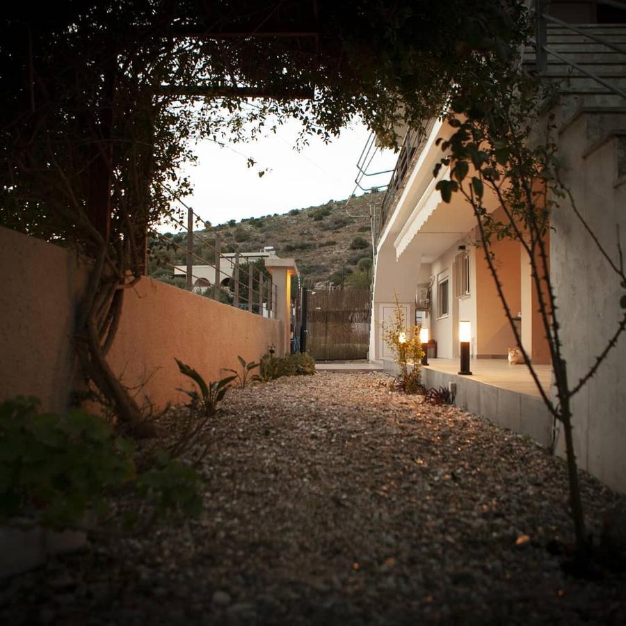 House On The Beach Salamina Esterno foto